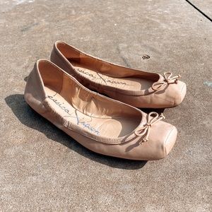 Ballet flats